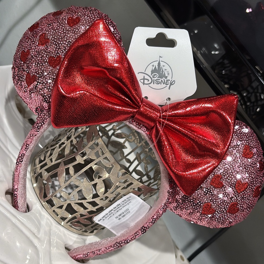 Disney Valentines Pink Heart Sequin Ears - 2026 Collection - NWT!!